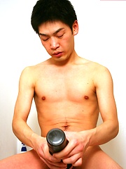 16 photos of naked Japanese twink boy