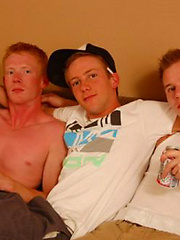 Afternoon threeway fuck