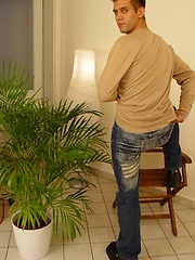 Horny czech dude is posing naked