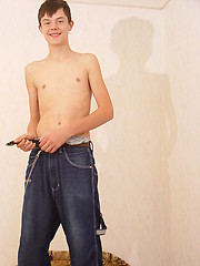 Boombastic - cute nude teen boy