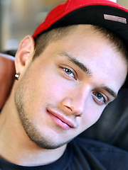 Hot brunette twink Luda Wayne spread his butt