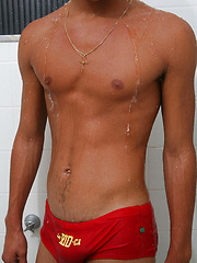 Latin twin Alex F in a shower