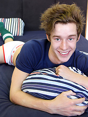 Aussie boy Max Rips through another sex toy