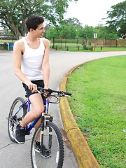 Drake and Sam in Peddling To Glory