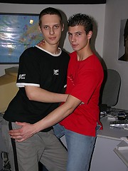 Two hot twinks fuck