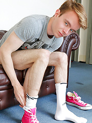 Skinny Aussie Boys - Meet our new mate Tom Jackson now