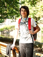 Street Hunting - Petr Ugan - Raw